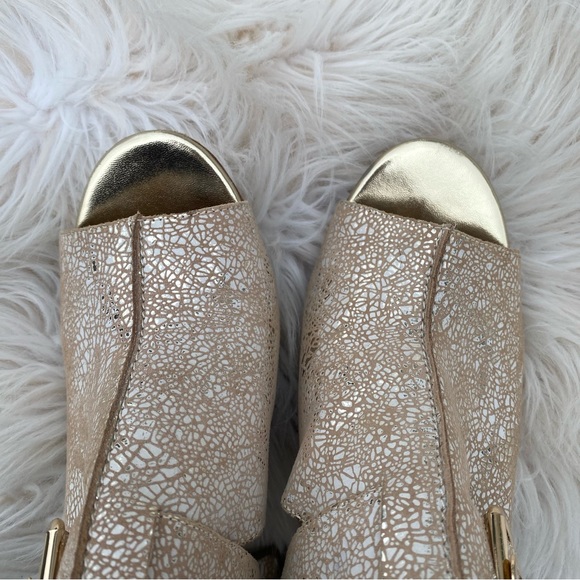 Donald Pliner Anette Metallic Slingback Buckle Block Heel 8 - Picture 7 of 11